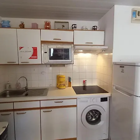 Apartment Calme Avec Terrasse, Garage, Proche Et Marche - - Fr-1-323-145 *