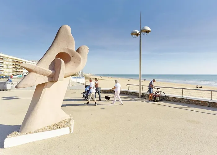 Appartement Calme Avec Terrasse Et Garage A Saint-Jean-De-Monts - Fr-1-323-145 *