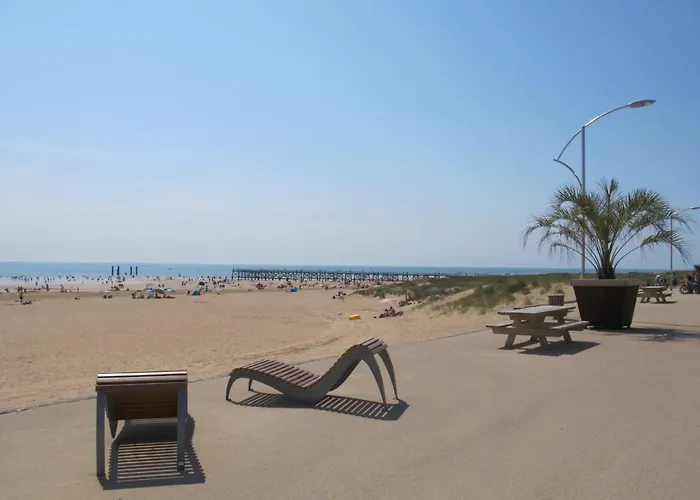 Appartement Calme Avec Terrasse Et Garage A Saint-Jean-De-Monts - Fr-1-323-145 *