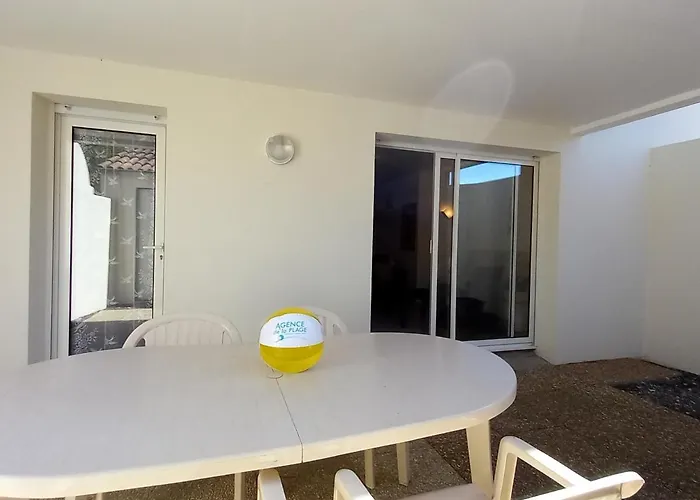 Appartement Calme Avec Terrasse Et Garage A Saint-Jean-De-Monts - Fr-1-323-145