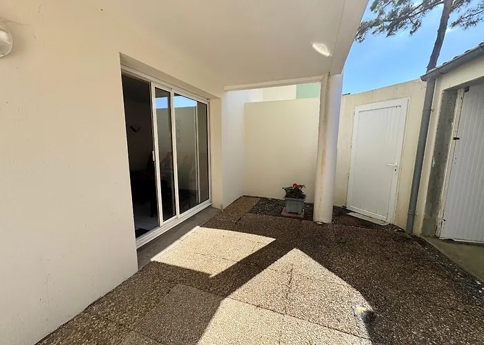 Appartement Calme Avec Terrasse Et Garage A Saint-Jean-De-Monts - Fr-1-323-145 아파트